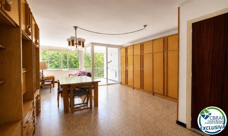Foto db48505a-d755-448d-9382-d062e8182495. Apartament a Centre Roses