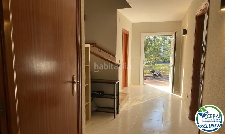 Foto f90e1aa0-76de-4ca9-a390-54cfdcd686b0. Casa adossada amb calefacció aparcament a Els Grecs-Mas Oliva Roses