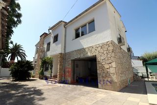Casa a Carrer Montgrí