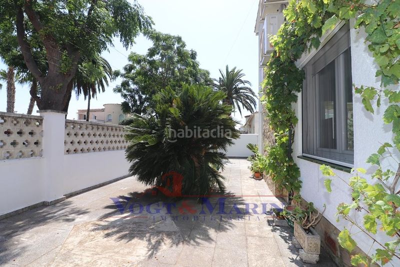 Foto 43ad6dbd-01e8-4d2f-8344-0f4c196f46c7. Casa amb calefacció aparcament piscina a Montgrí Empuriabrava