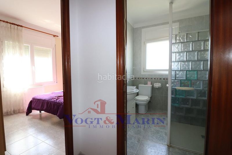 Foto a82afdfa-1cae-4281-a42b-98d5c4cf4653. Casa amb calefacció aparcament piscina a Montgrí Empuriabrava