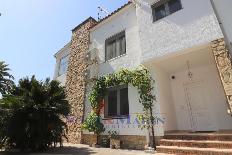 Foto e15151a6-e086-46fb-afe6-7beb466c589b. Casa amb calefacció aparcament piscina a Montgrí Empuriabrava