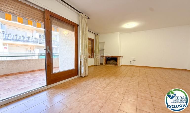 Foto 003d50d4-4ba3-4da2-b22b-2b72e78986e6. Apartament amb calefacció a Centre Roses