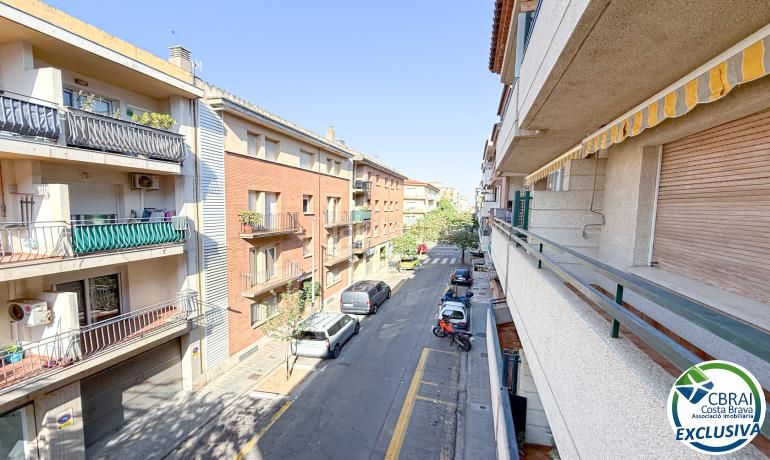 Foto 2f624349-338a-4fa3-810f-969b66af4c3a. Apartament amb calefacció a Centre Roses