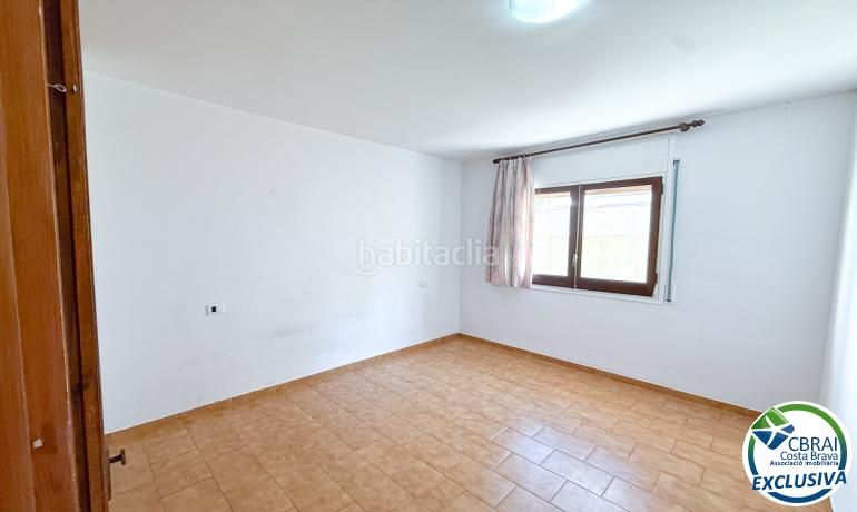 Foto 6a0a2c02-a125-49af-8346-6effeabc3857. Apartament amb calefacció a Centre Roses