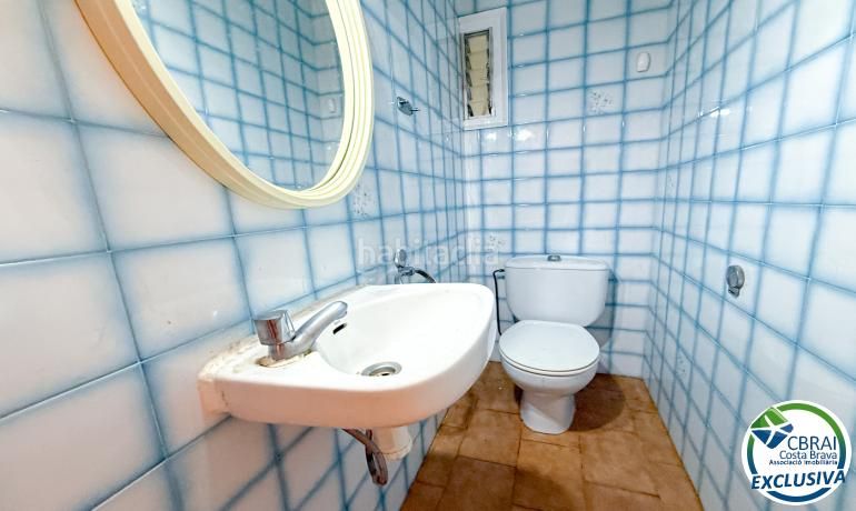 Foto 97a27b54-2a14-4766-bb17-4b33ea72addb. Apartament amb calefacció a Centre Roses