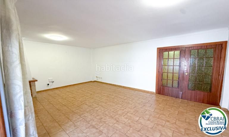 Foto f3f4c894-56e0-418b-acd7-f9609f79db51. Apartament amb calefacció a Centre Roses