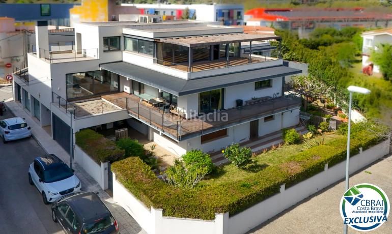 Foto 3b60ae58-033e-495e-8f72-21b4e0d212d2. Casa amb calefacció aparcament a La Vila Llançà