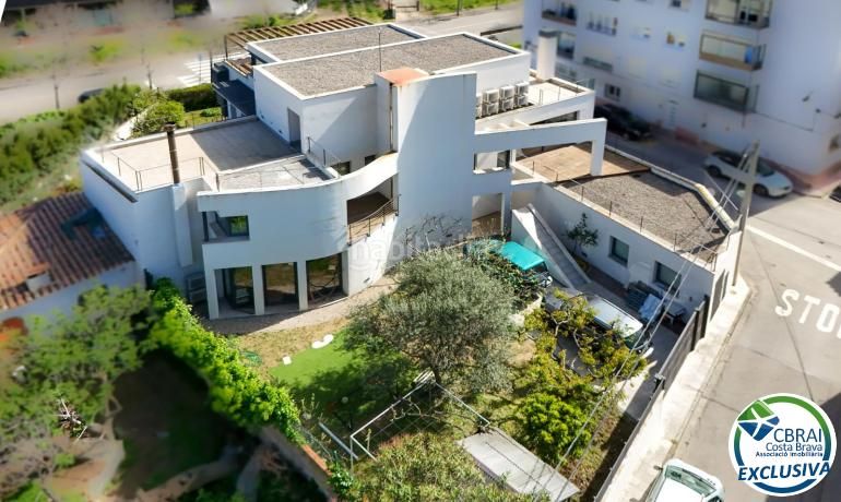 Foto 4dc7ea1e-0f6c-4302-afd3-4e012cf911ae. Casa amb calefacció aparcament a La Vila Llançà