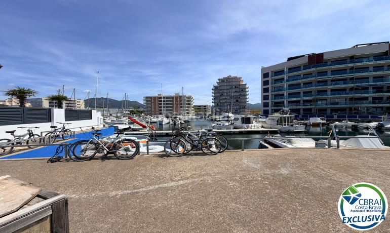 Foto 63da877c-2ec6-4fae-9e88-8d497f84bd72. Aparcament cotxe a Santa Margarida Roses