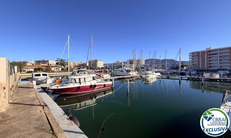 Foto 675ab0da-7dff-4ed6-84b4-229a1f222409. Aparcament cotxe a Santa Margarida Roses