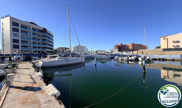 Foto 81c75617-d65a-420c-9b7b-f63e371a65f7. Aparcament cotxe a Santa Margarida Roses