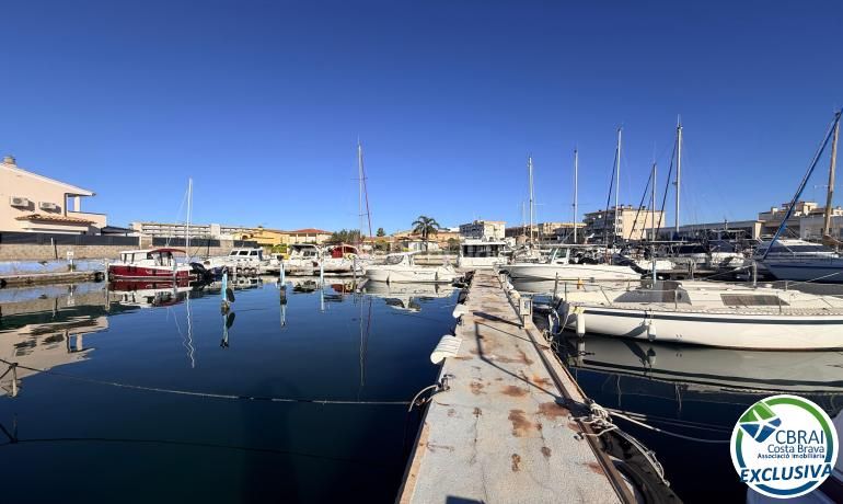 Foto 83cd36eb-5fec-4bf6-892a-980655514741. Aparcament cotxe a Santa Margarida Roses