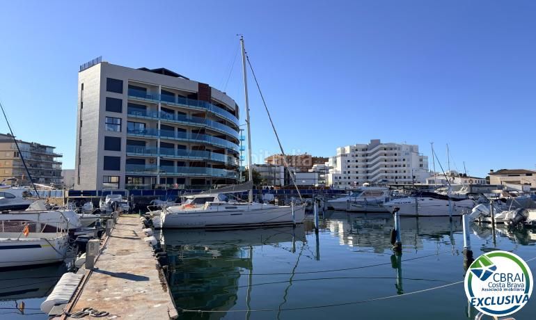 Foto d4bccee6-e6ea-4040-9c93-d12c593b3bd5. Aparcament cotxe a Santa Margarida Roses