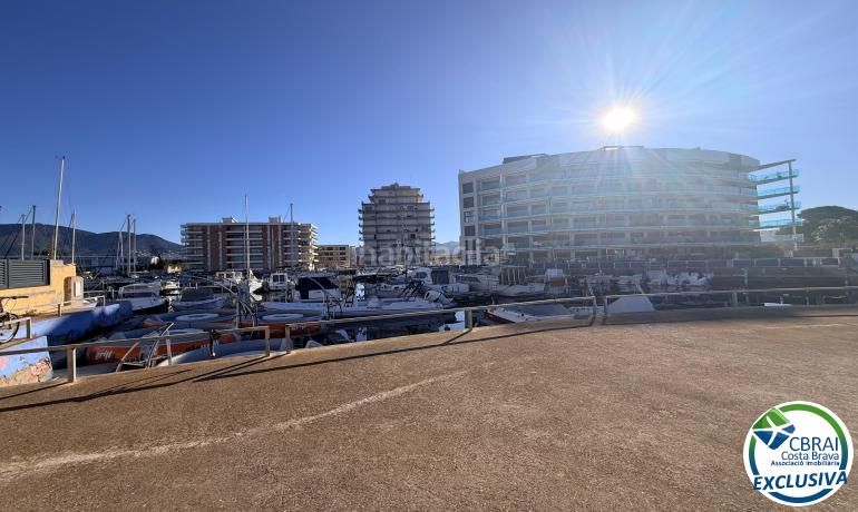 Foto e3ec3201-c02c-4100-b415-b11deed8c964. Aparcament cotxe a Santa Margarida Roses