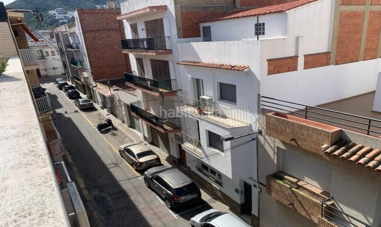 Foto b9988d57-f88e-4fb5-a148-98300a8c381b. Àtic amb calefacció a Centre Roses