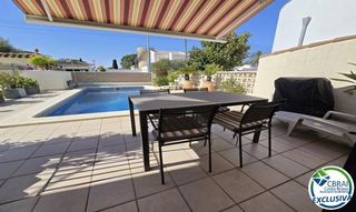 Casa  Carrer pení. Casa independiente con licencia turística y piscina en peni, emp