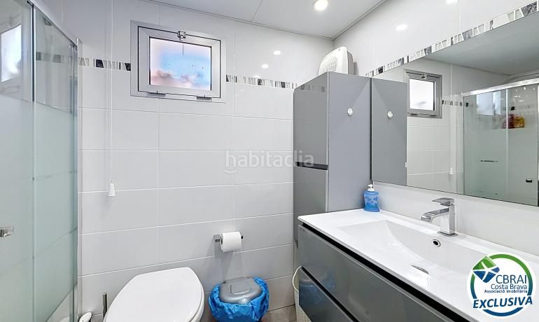 Foto 9a09162c-73ca-48a4-a97d-c22714b973d6. Estudi amb calefacció piscina a Nord Roses