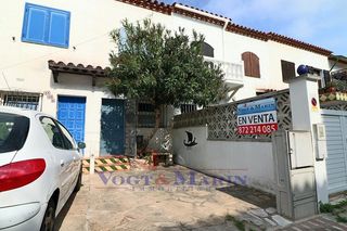 Semi detached house  Carrer porto fino. Casa adosada con amarre privado de 10mx3m en porto fino, empuria