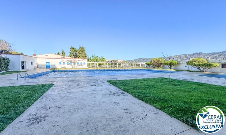 Foto 87010f9c-57ed-4edb-8b72-c2a2387ed623. Apartament amb aparcament piscina a Nord Roses