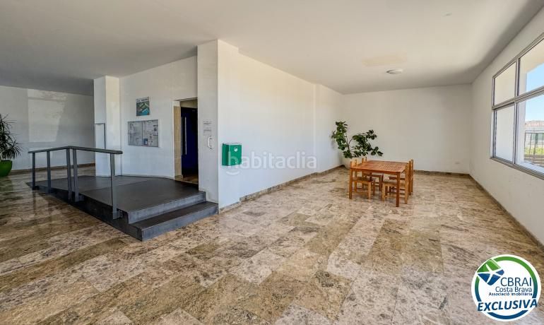Foto b6d04e99-8f2f-4892-8772-60240d5f73e2. Apartament amb aparcament piscina a Nord Roses