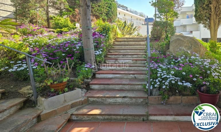 Foto 3965b6cc-2b7a-458c-8327-fe492bed7bd9. Apartament amb calefacció aparcament piscina a Puig Rom-Canyelles-Almadrava Roses
