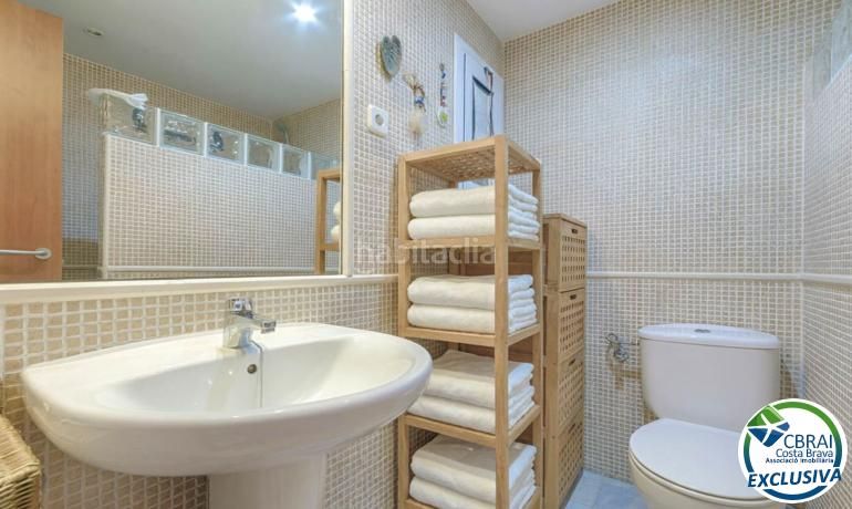 Foto bb7ed0ca-804b-467d-89fb-8b759b7f7d58. Apartament amb calefacció aparcament piscina a Puig Rom-Canyelles-Almadrava Roses