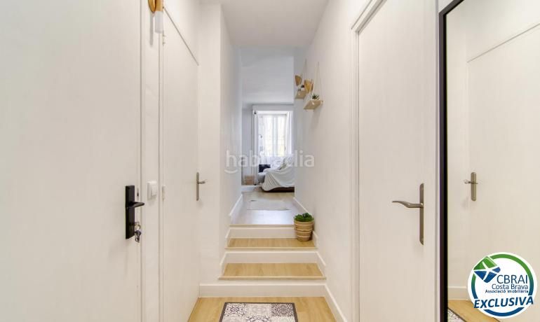 Foto 13d19d05-8b8b-4c1c-99e4-add3389d50db. Apartament a Centre Roses