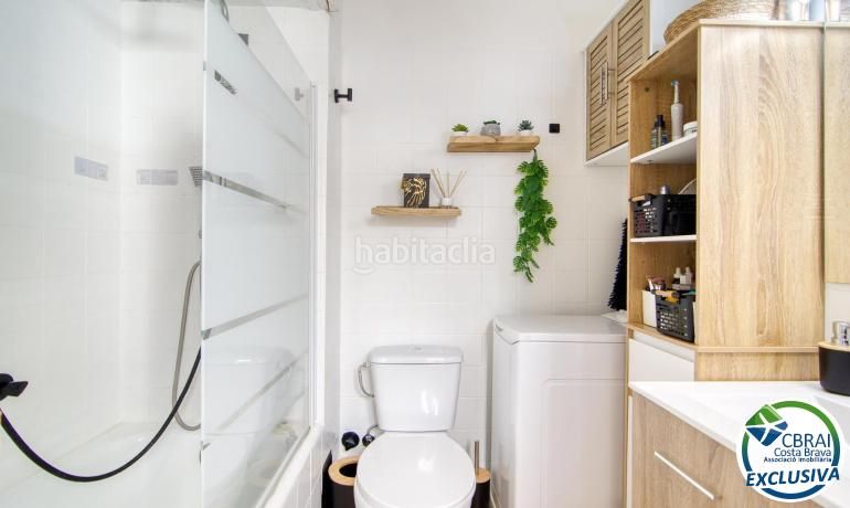 Foto be8519d7-7a0e-4288-b60c-076a267e1232. Apartament a Centre Roses