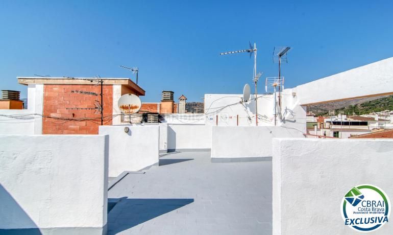 Foto f771ebb0-9197-43f3-b241-8aadc97680b8. Apartament a Centre Roses
