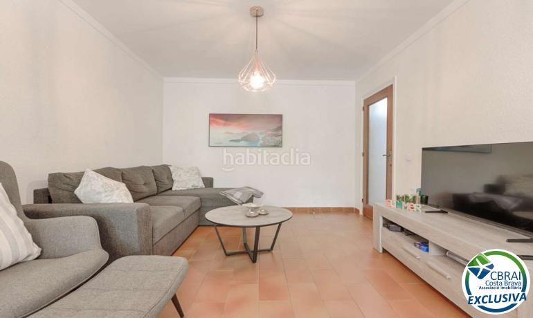 Foto 5a3a91f2-976d-40f2-8b49-8d784f94a471. Apartament a Centre Roses