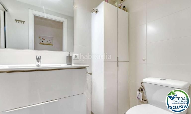Foto 915680bd-2947-4b9b-9ba3-ecf04a23fbde. Apartament a Centre Roses