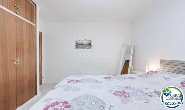 Foto 9a9e61c9-c2f0-4e1e-88b9-b1a0e7cba69d. Apartament a Centre Roses
