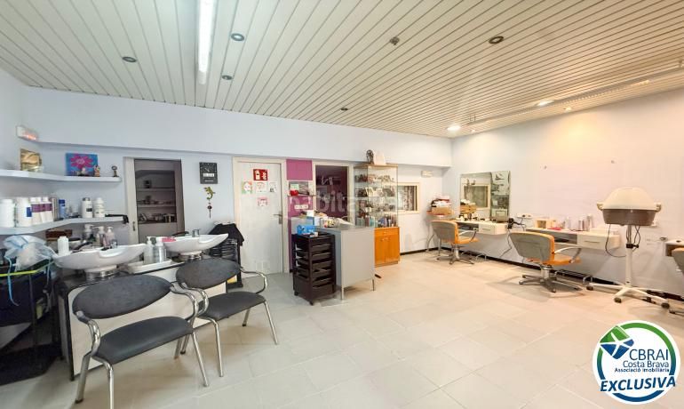 Foto 7badbe0d-b1be-49de-9c2d-ec0e64a12ed7. Local comercial a Carretera de Roses-Fossos Figueres