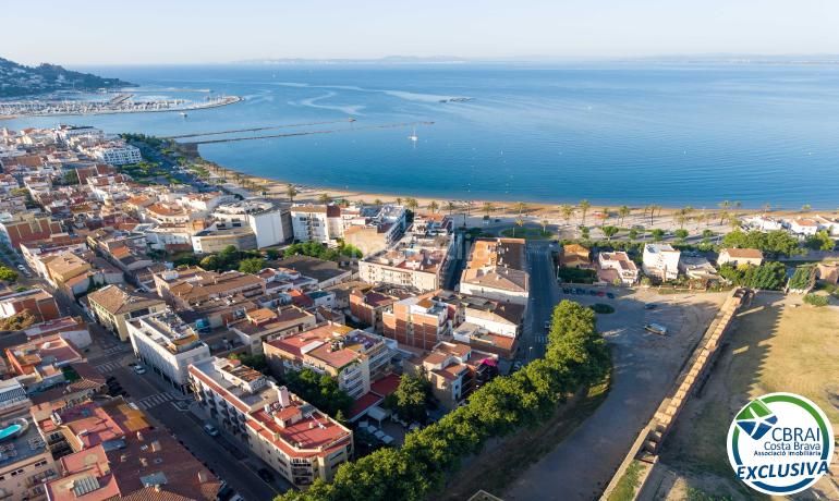Foto ae482617-dbf1-4a06-9012-1b7d8a84e711. Pis amb calefacció a Centre Roses