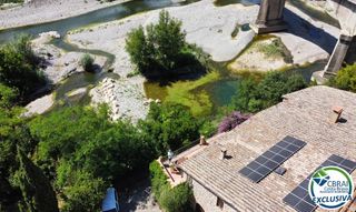Casa  Carrer girona. Conjunto de casas con piscinas, jardín y parkings