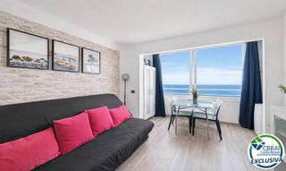 Estudi  Carrer muga-delta. Estudio con licencia turística y vista en primera línea de mar