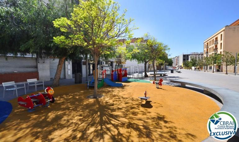 Foto 76518dd9-46ff-4ba7-a949-e12f8dab81ad. Appartement mit heizung in Centre Roses