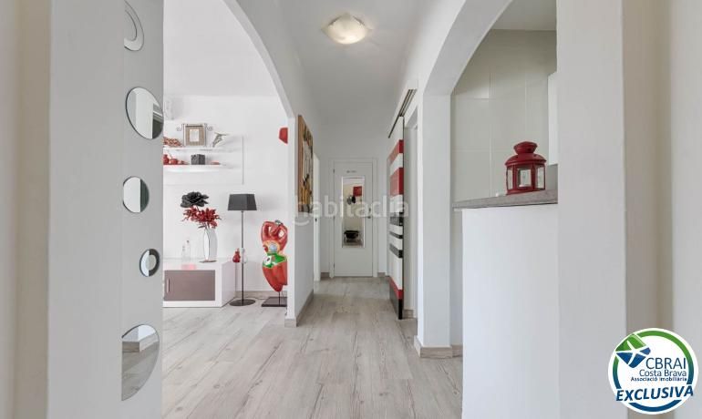 Foto a7b0f8f5-810e-4cbf-9758-fd76f564ae00. Appartement mit heizung in Centre Roses
