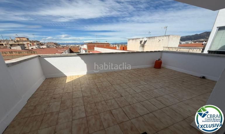 Foto 0f867547-b0d4-4e43-9ef3-99b99d8f4923. Àtic amb calefacció a Centre Roses