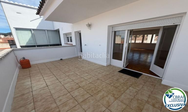 Foto ebce6e85-5c38-44a4-84ef-069c53967e51. Àtic amb calefacció a Centre Roses