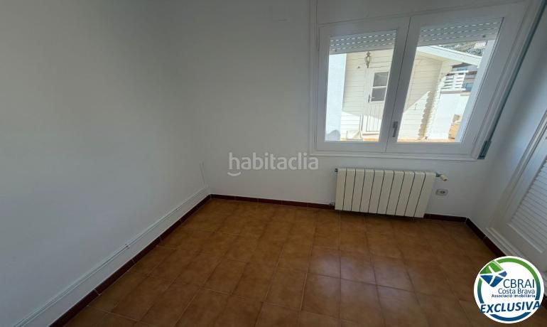 Foto fb9c3dd7-2fc5-4af1-a995-4cb0eb490f61. Àtic amb calefacció a Centre Roses
