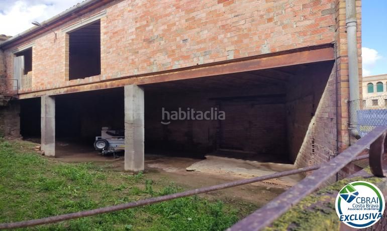Foto 5cff70c9-6bd6-40c1-9a99-d9726ea62eee. Local comercial a Peralada