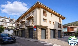 Casa a schiera  Carrer balmes. Casa de pueblo de tres plantas con garaje