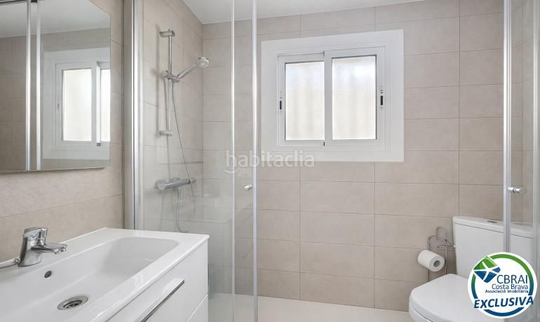 Foto eb26ef64-dedd-4407-98fb-37c71ee0c62b. Casa amb calefacció aparcament a Carlit - Montseny Empuriabrava