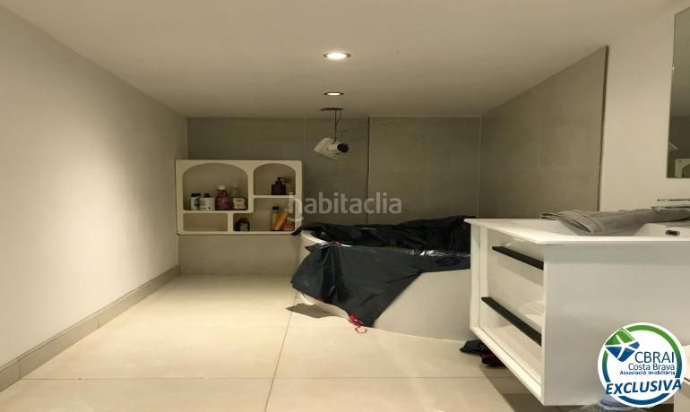 Foto 4f4474a7-4d62-4526-8378-0665a44d5668. Local comercial amb calefacció a Nord Roses