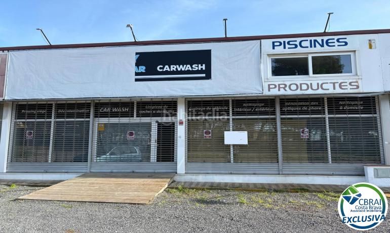 Foto 6c70dca4-ef6d-4e0f-94cf-7341ef0f84a6. Local comercial amb calefacció a Nord Roses