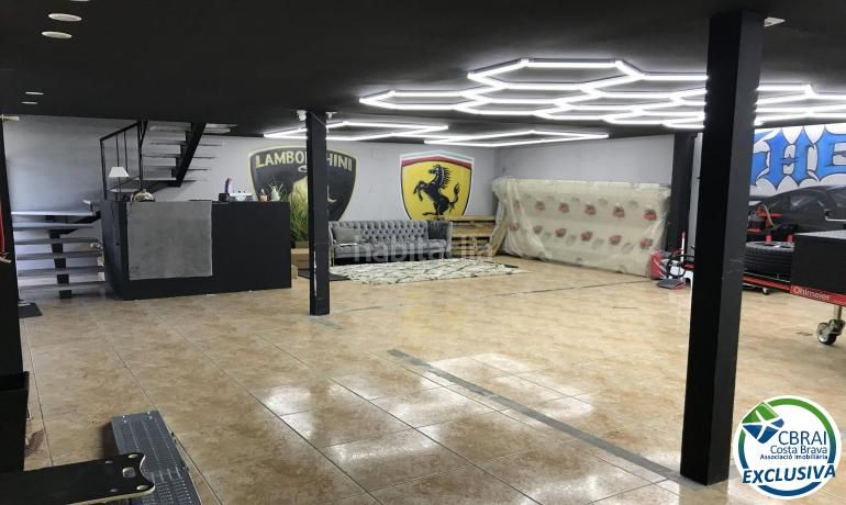 Foto a915f99e-2036-4b42-9834-f404e9948bd2. Local comercial amb calefacció a Nord Roses