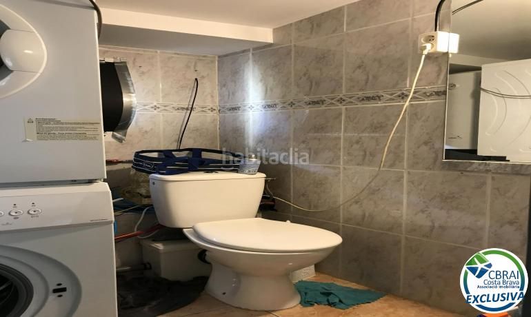 Foto c1c07e91-316e-4f07-824f-e90b11bba317. Local comercial amb calefacció a Nord Roses