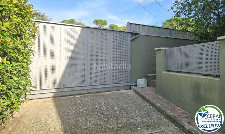 Foto 5e90cb6b-4bf6-4930-ad0c-d3cdfc41e368. Xalet amb calefacció aparcament piscina a Jonquera (La)
